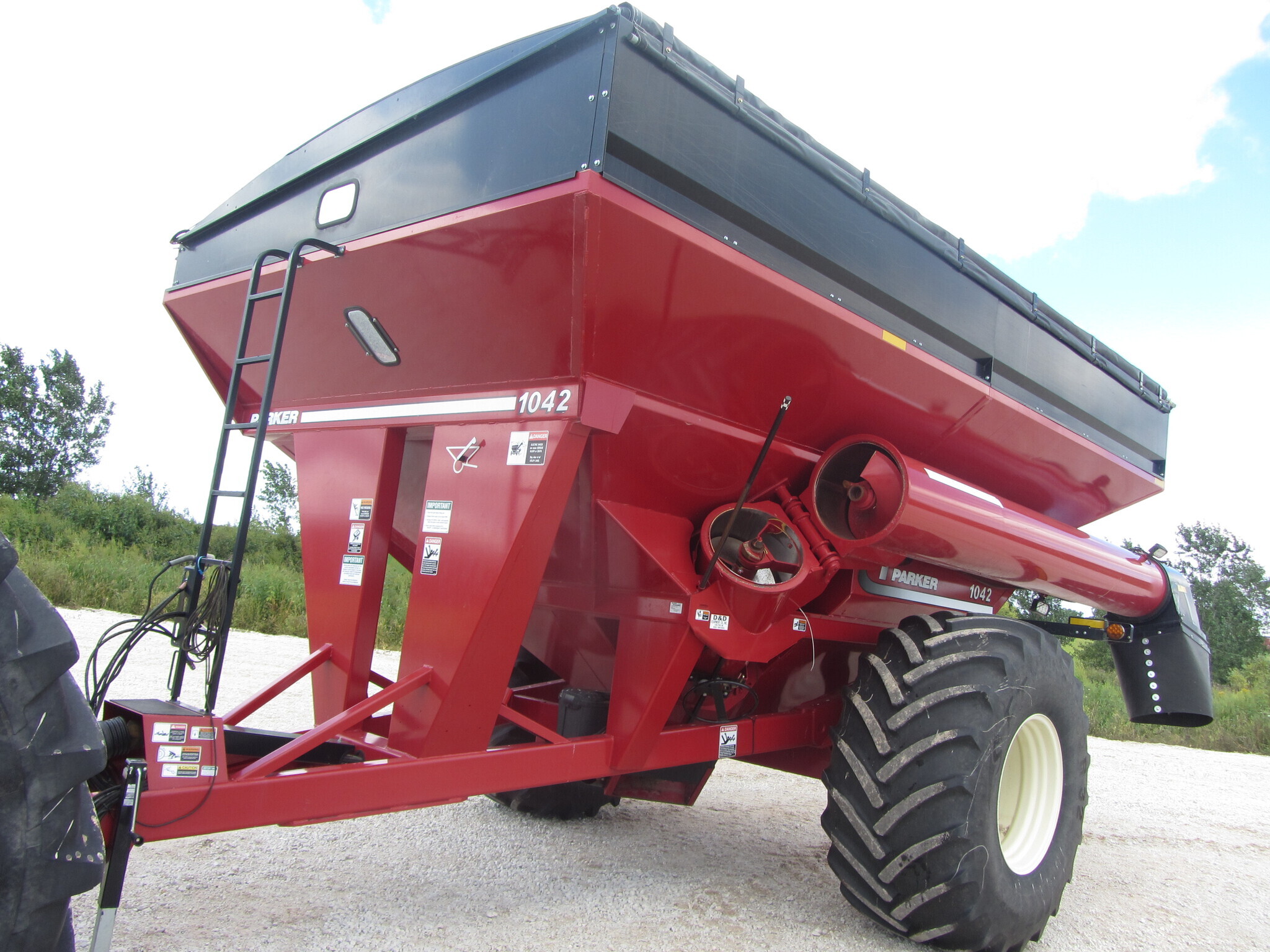 2021 Parker 1042 Grain Cart
