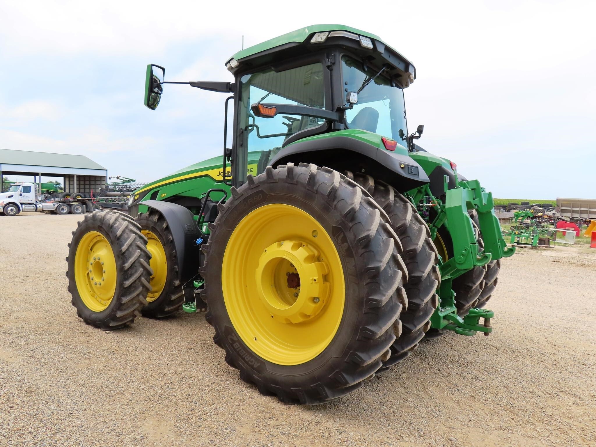 2022 John Deere 8R 310 Tractor