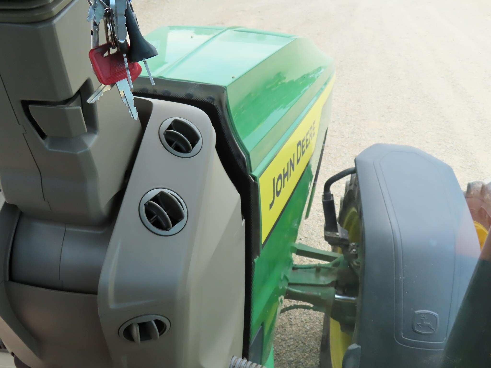 2022 John Deere 8R 310 Tractor