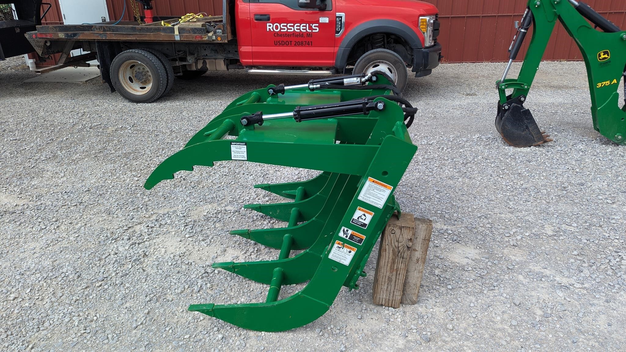  Frontier AV20E Loader and Skid Steer Attachment