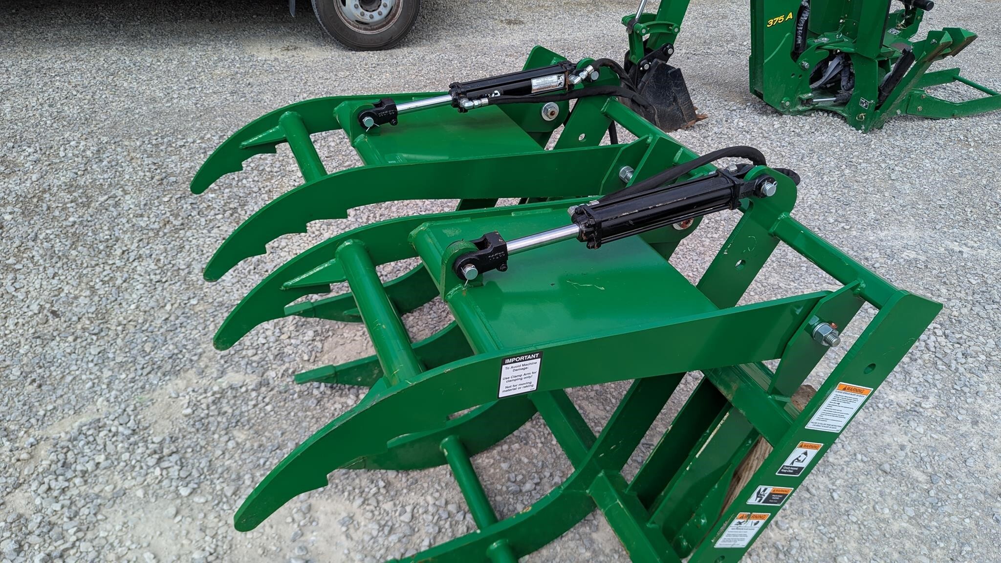  Frontier AV20E Loader and Skid Steer Attachment