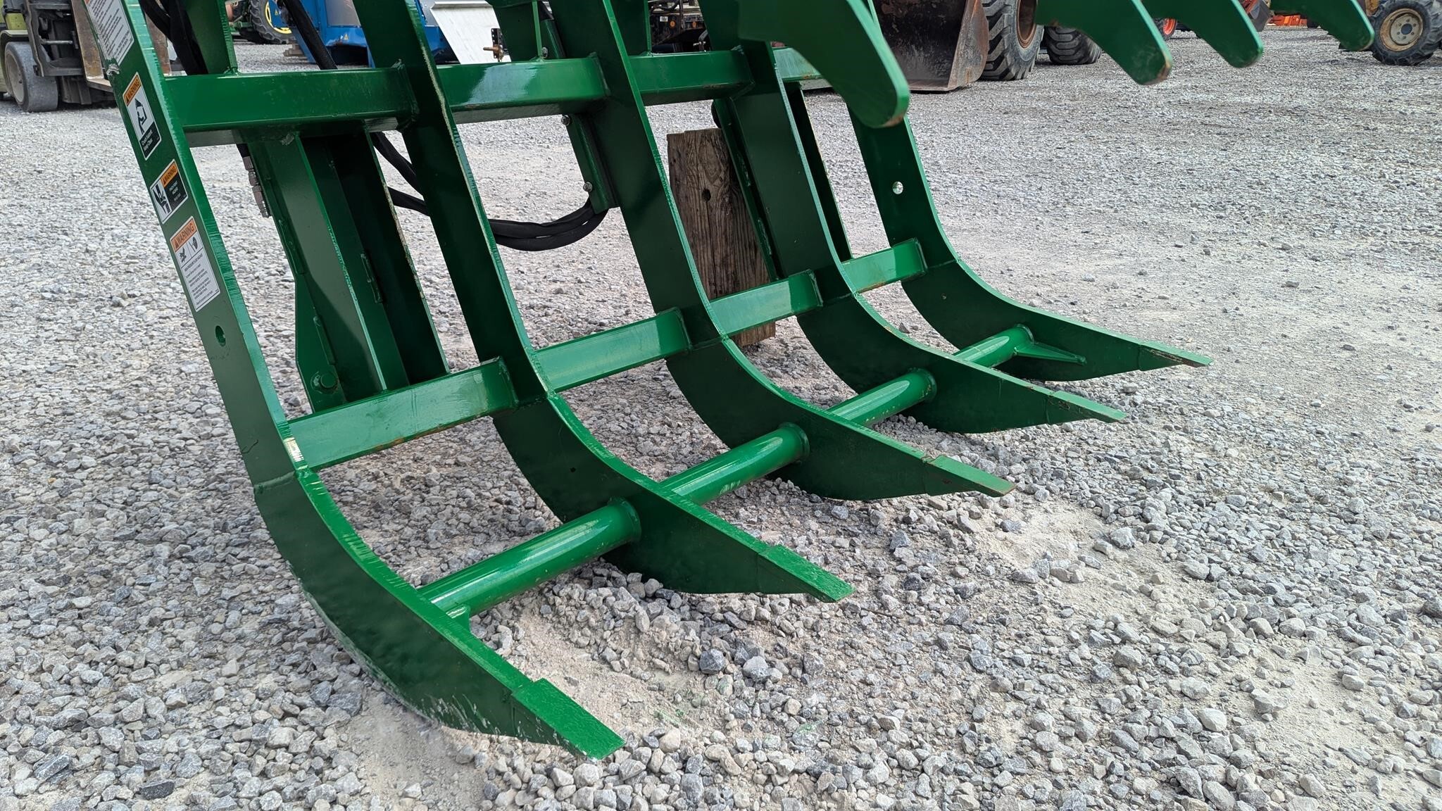  Frontier AV20E Loader and Skid Steer Attachment