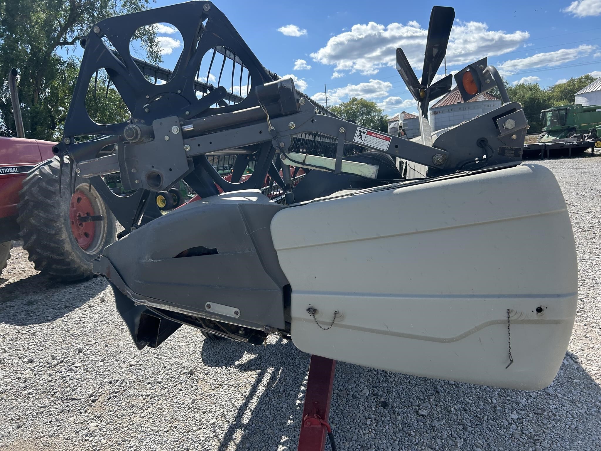 2009 Gleaner 8200 Platform