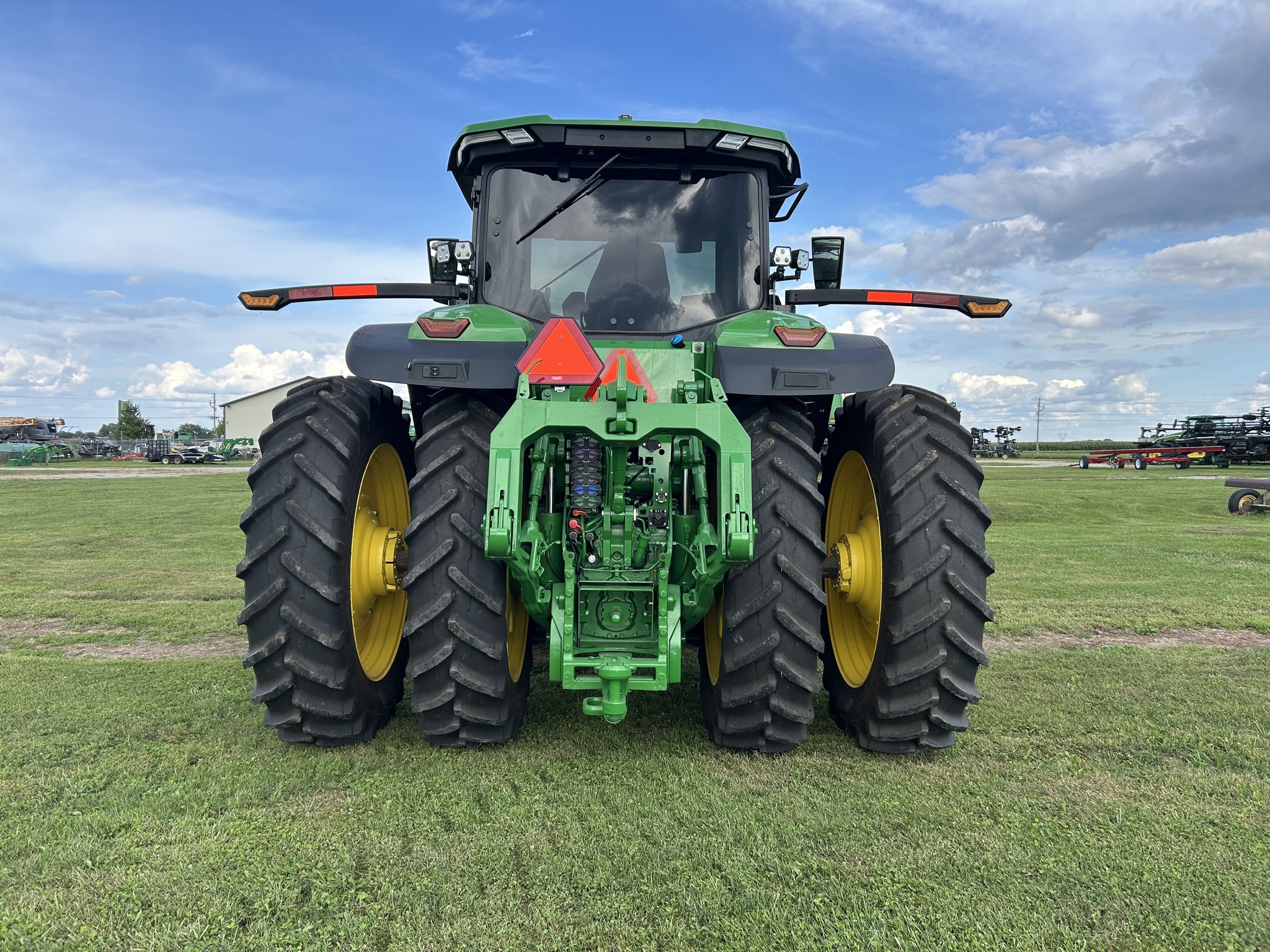 2024 John Deere 8R 370 Tractor