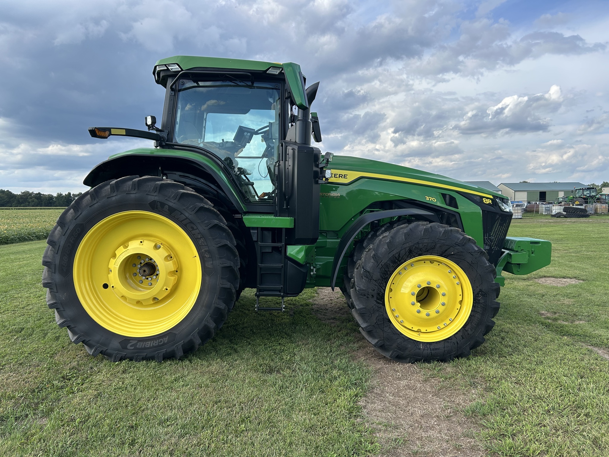 2024 John Deere 8R 370 Tractor