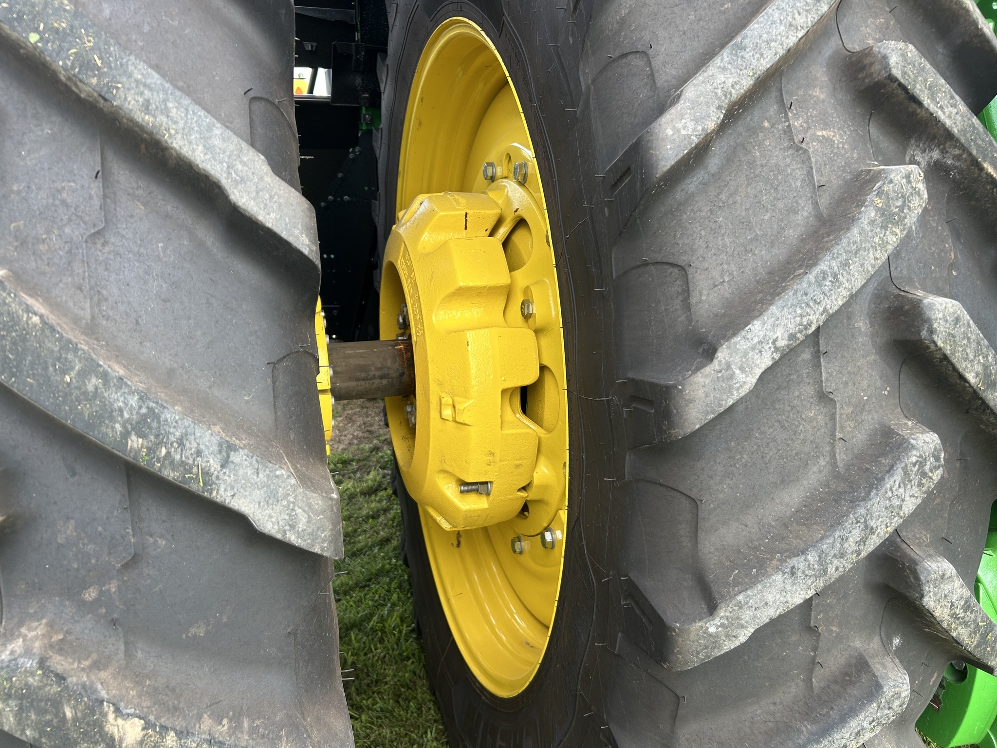 2024 John Deere 8R 370 Tractor