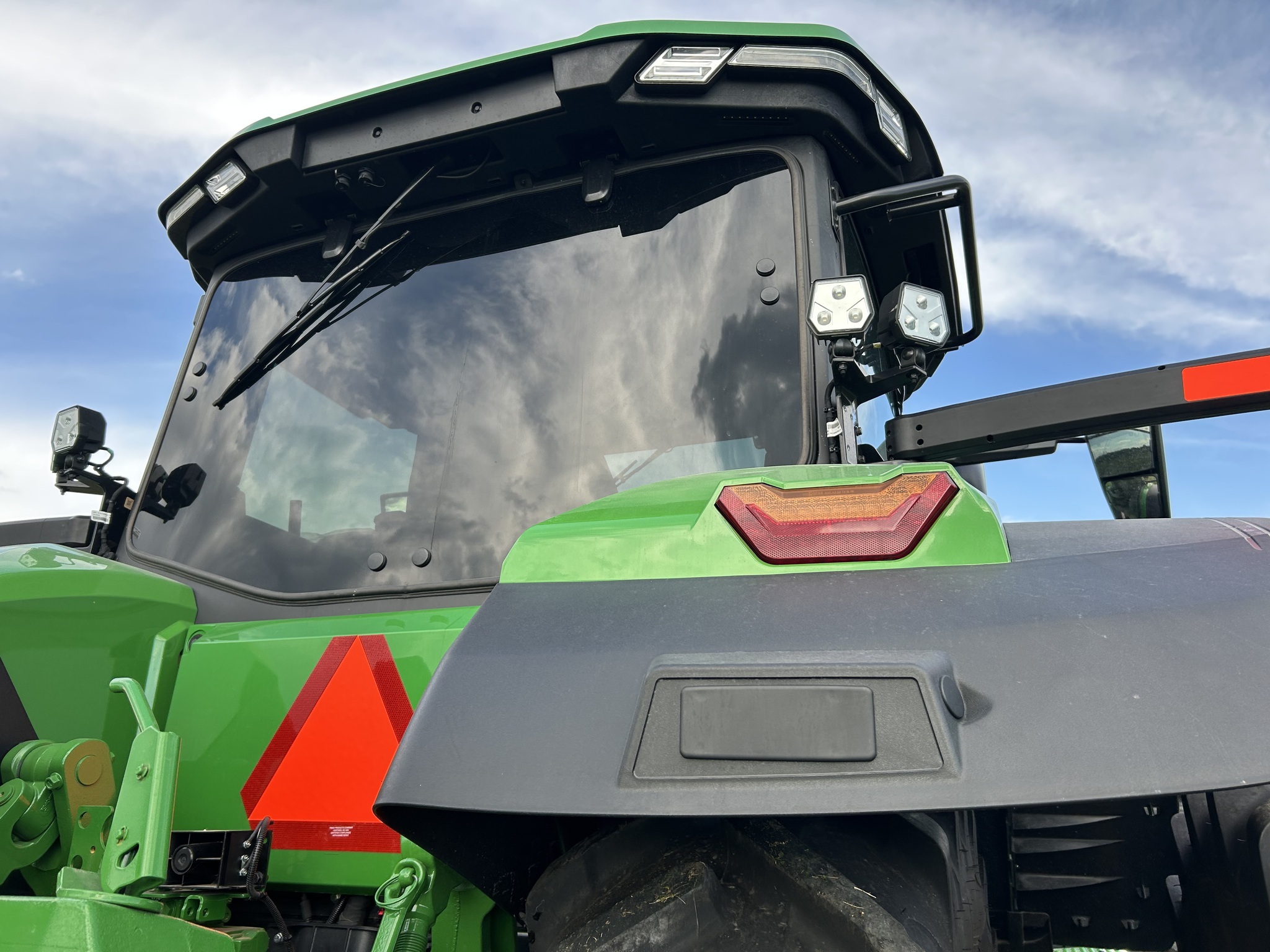 2024 John Deere 8R 370 Tractor