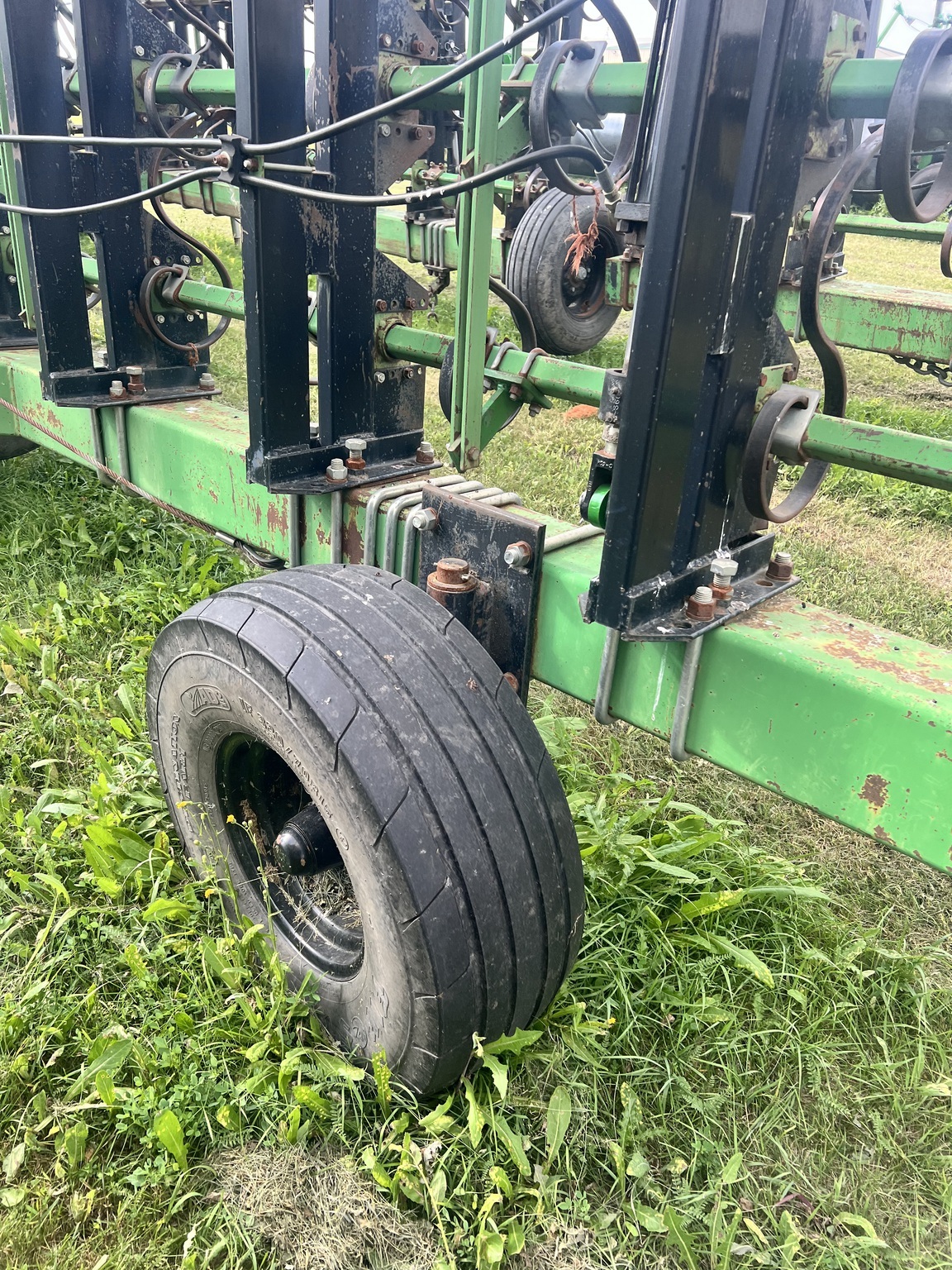 2001 Summers Manufacturing 70' Superweeder Harrow