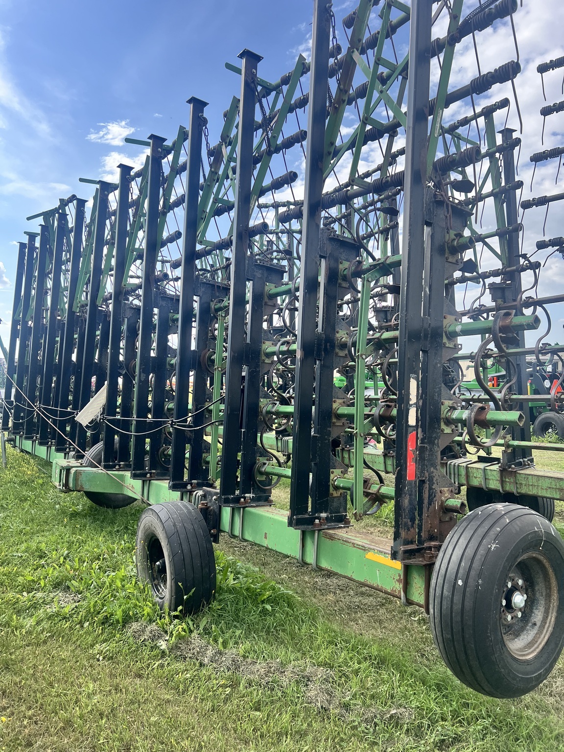 2001 Summers Manufacturing 70' Superweeder Harrow