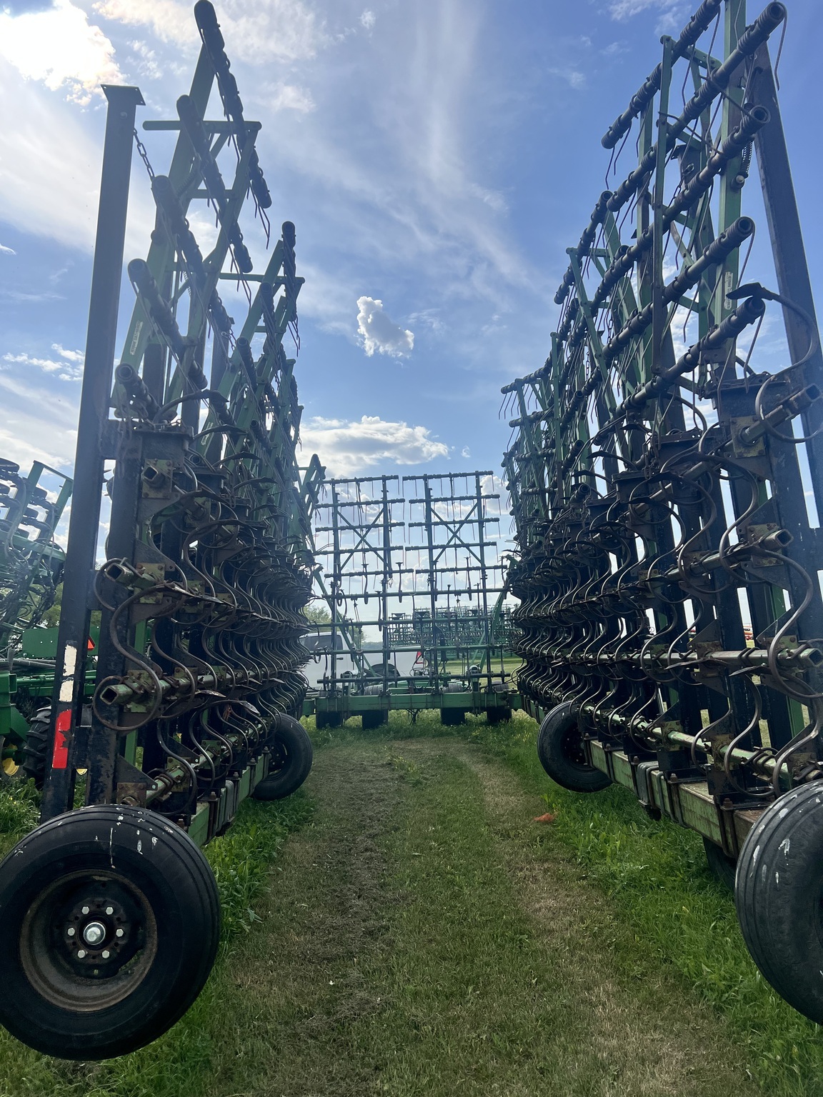 2001 Summers Manufacturing 70' Superweeder Harrow
