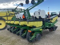 2004 John Deere 1760 Planter