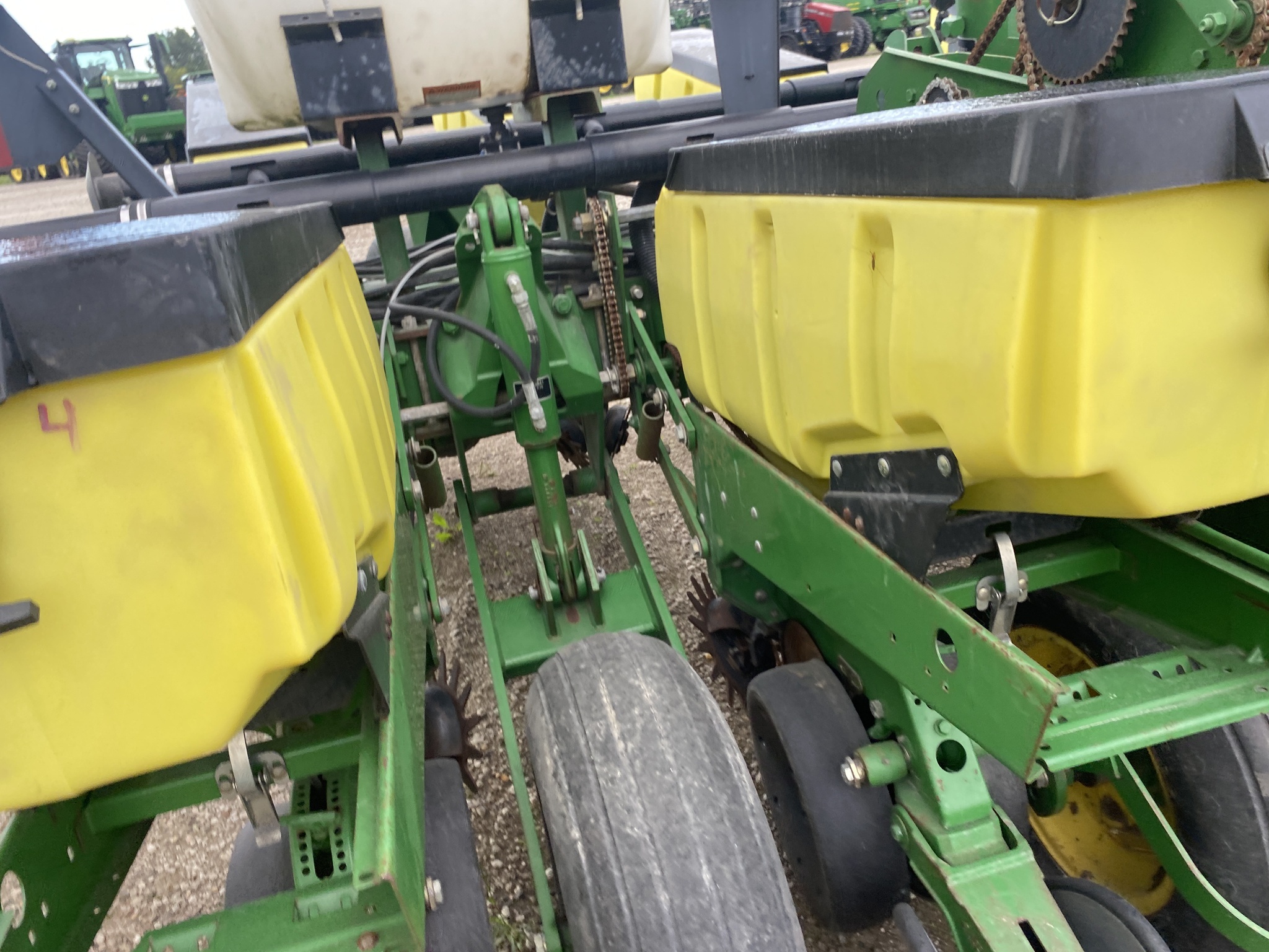 2004 John Deere 1760 Planter
