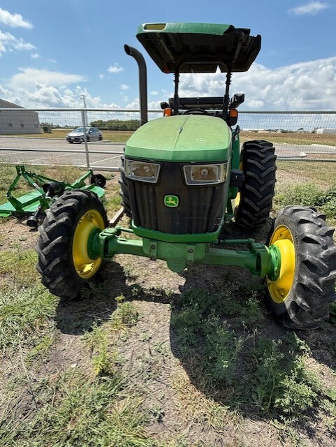 2016 John Deere 5065E Tractor