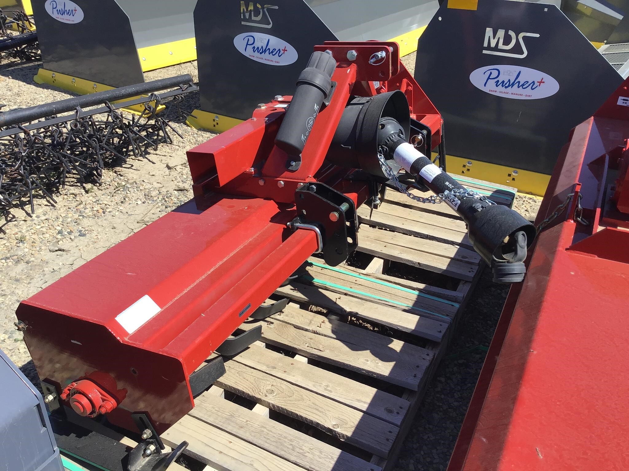  Farm King C4572 Mulchers / Cultipacker