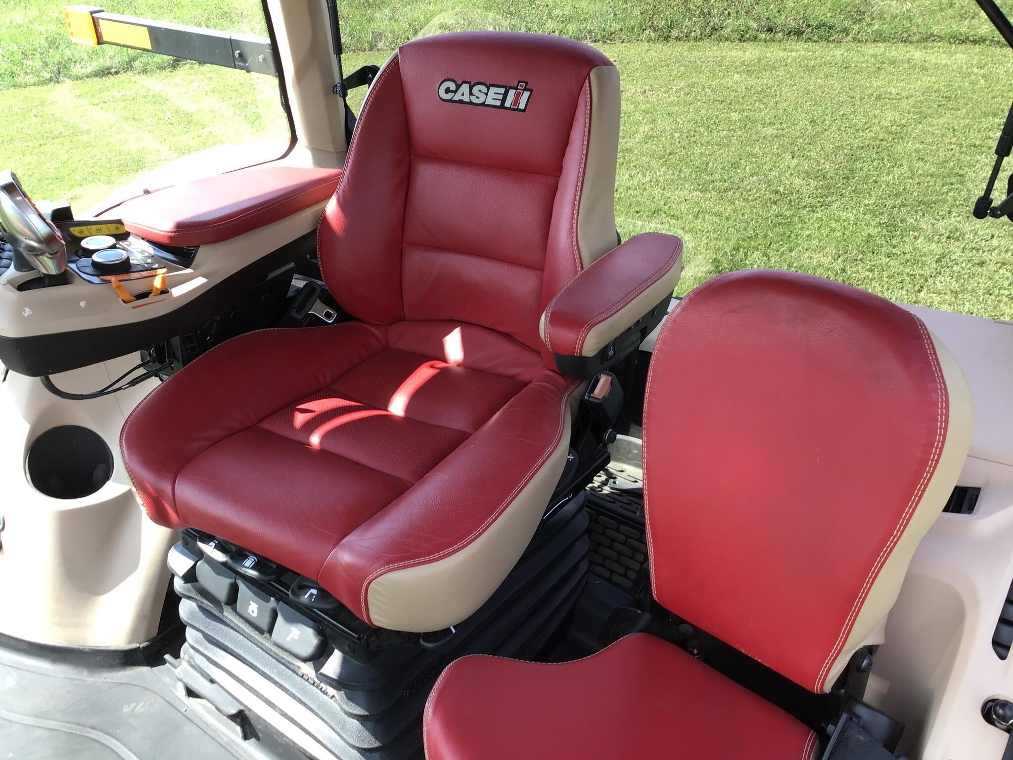 2024 Case IH MAGNUM 240 CVT Tractor