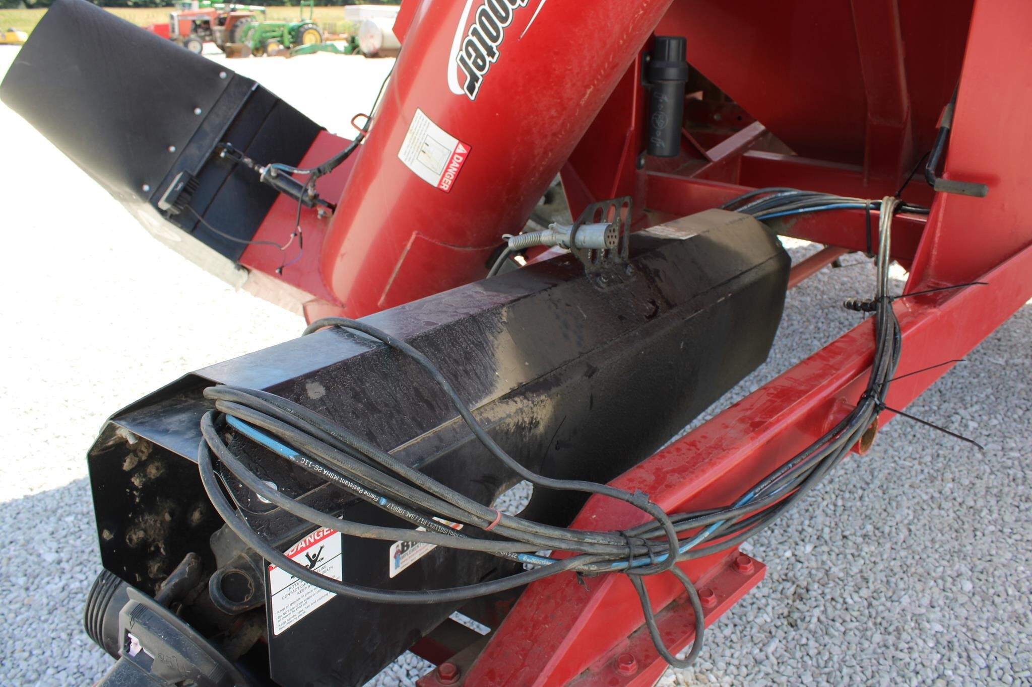 2015 J&M 810 Grain Cart