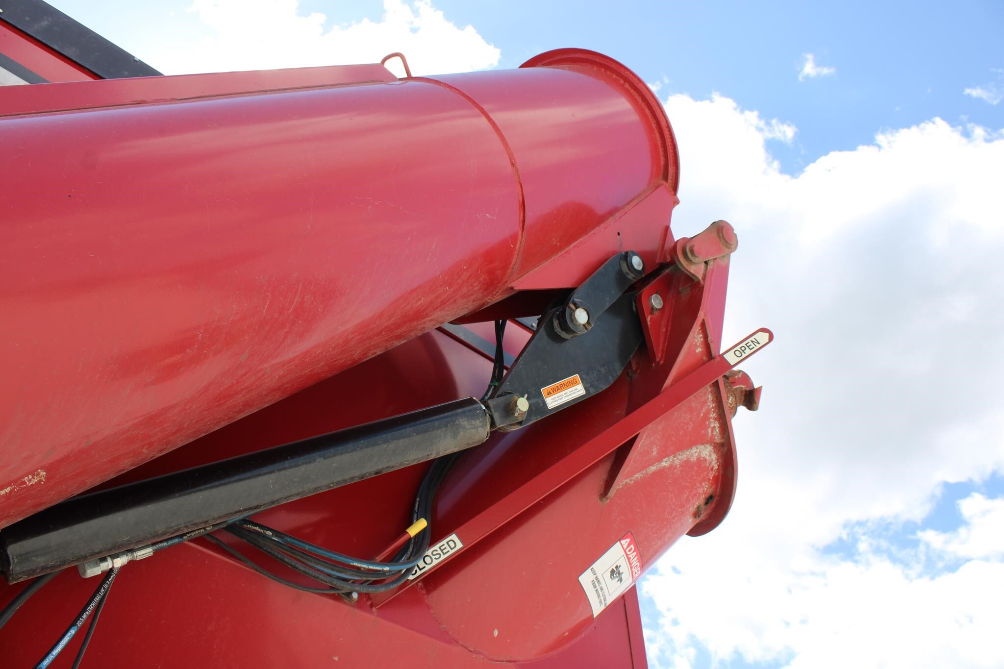 2015 J&M 810 Grain Cart