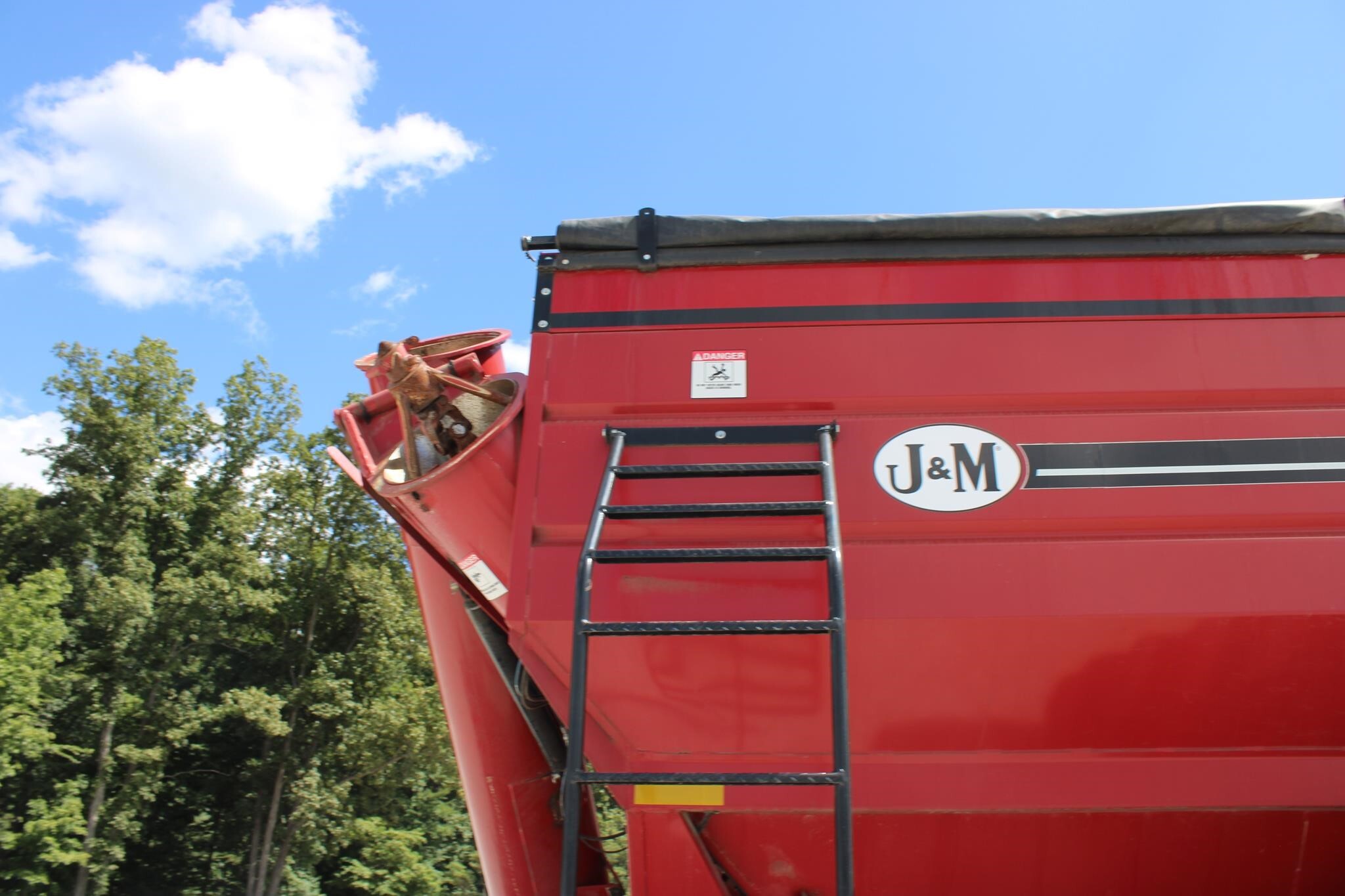 2015 J&M 810 Grain Cart