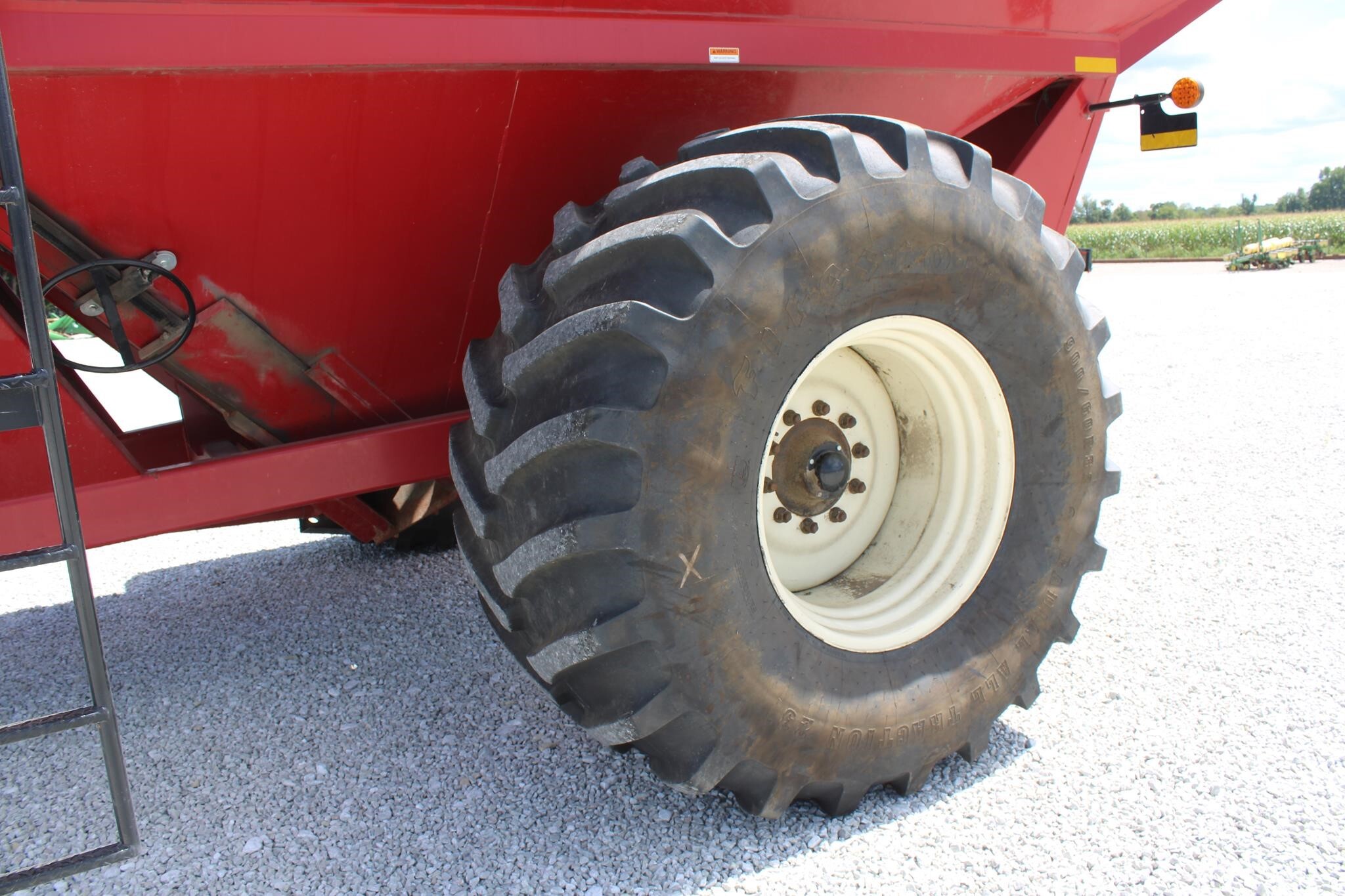 2015 J&M 810 Grain Cart