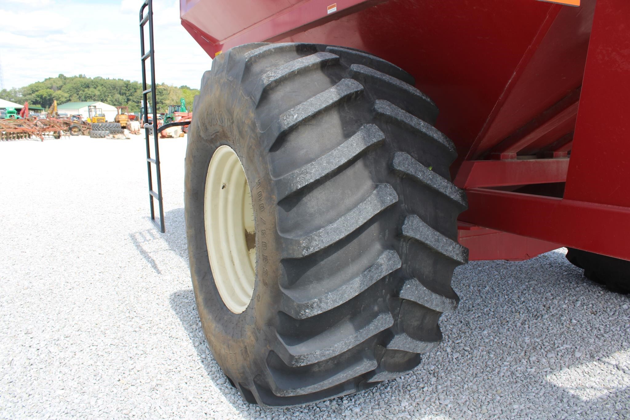 2015 J&M 810 Grain Cart
