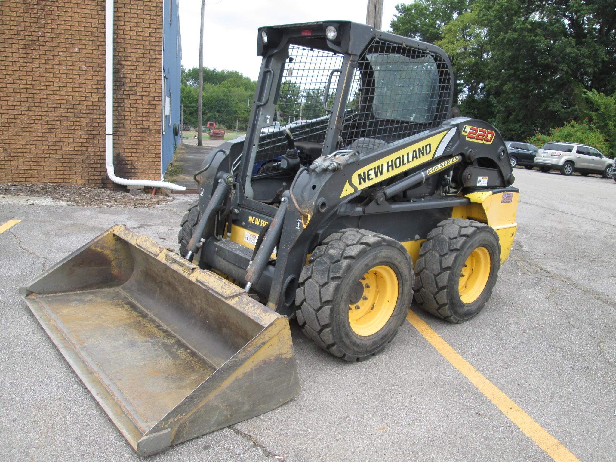 2016 New Holland L220 Skid Steer