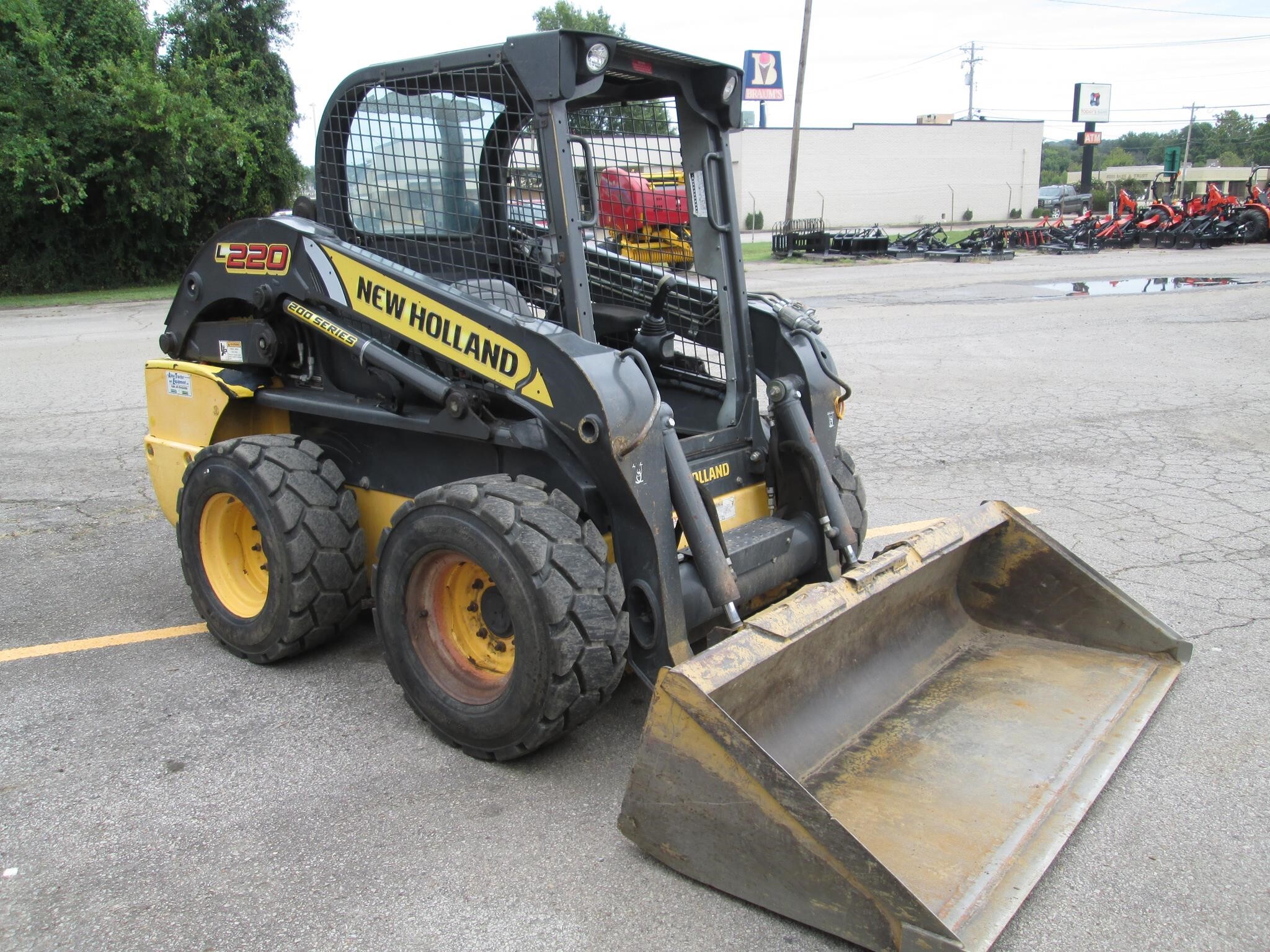 2016 New Holland L220 Skid Steer