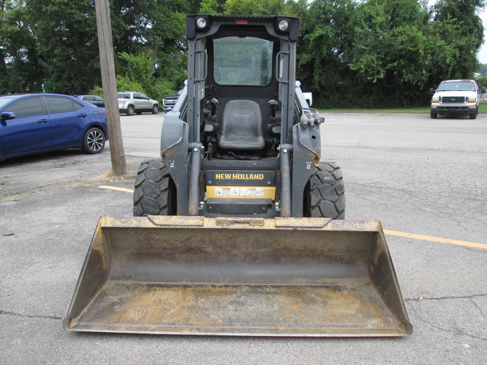 2016 New Holland L220 Skid Steer