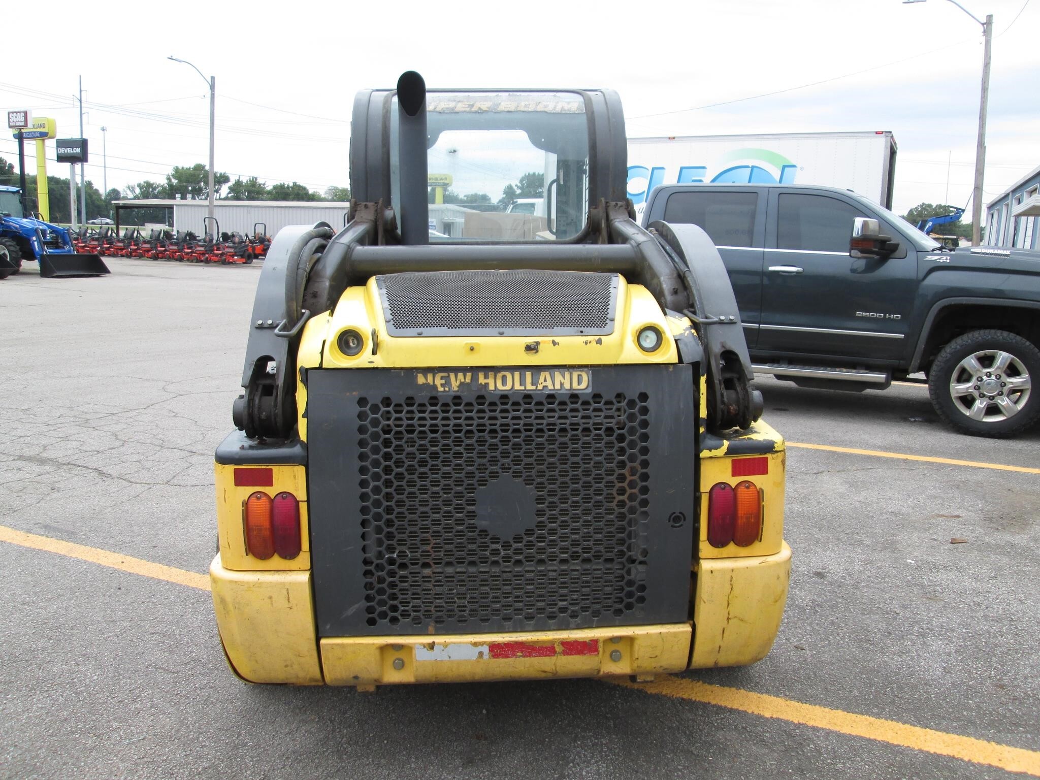 2016 New Holland L220 Skid Steer