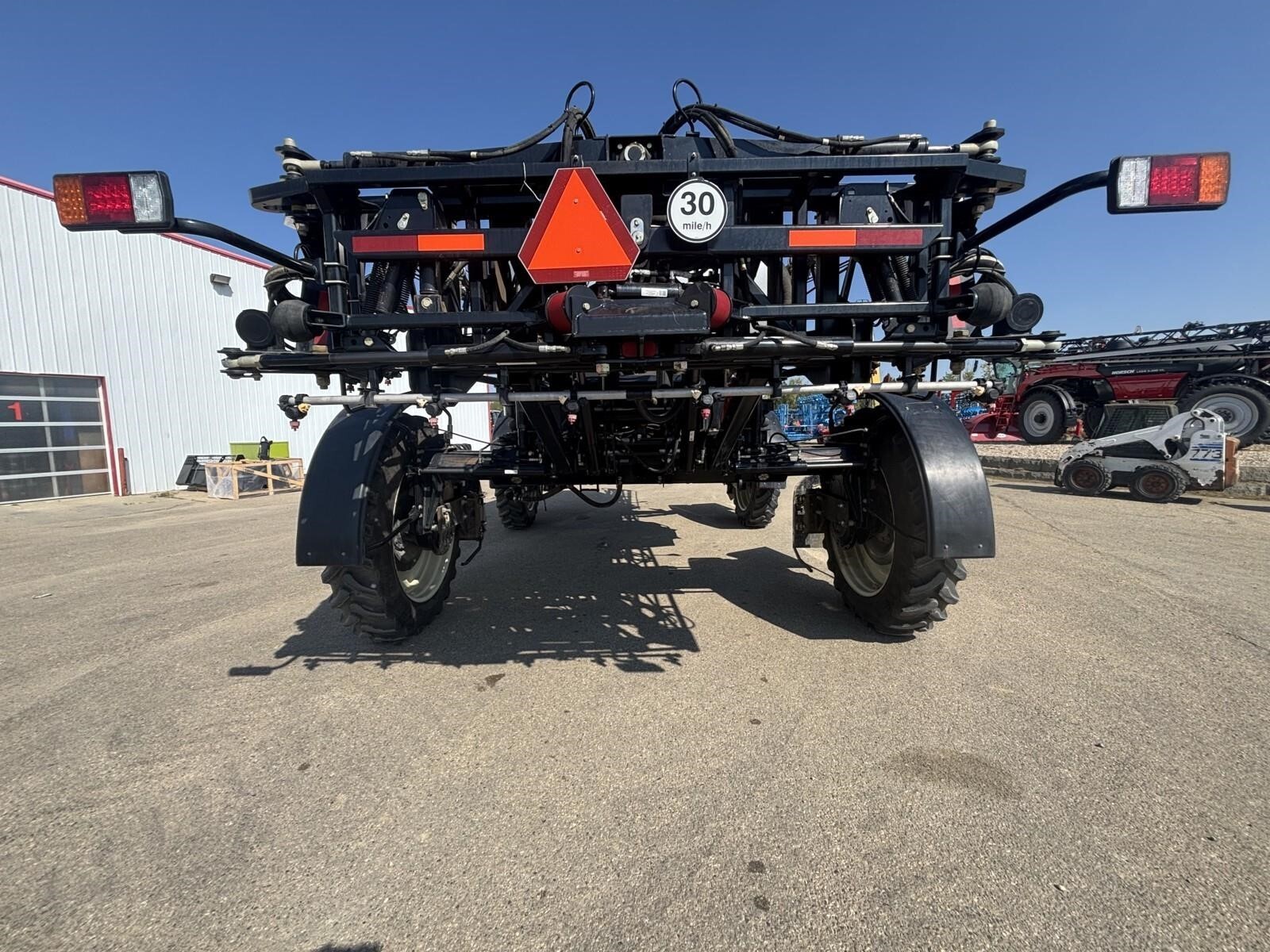 2016 Versatile SX280 Self-Propelled Sprayer