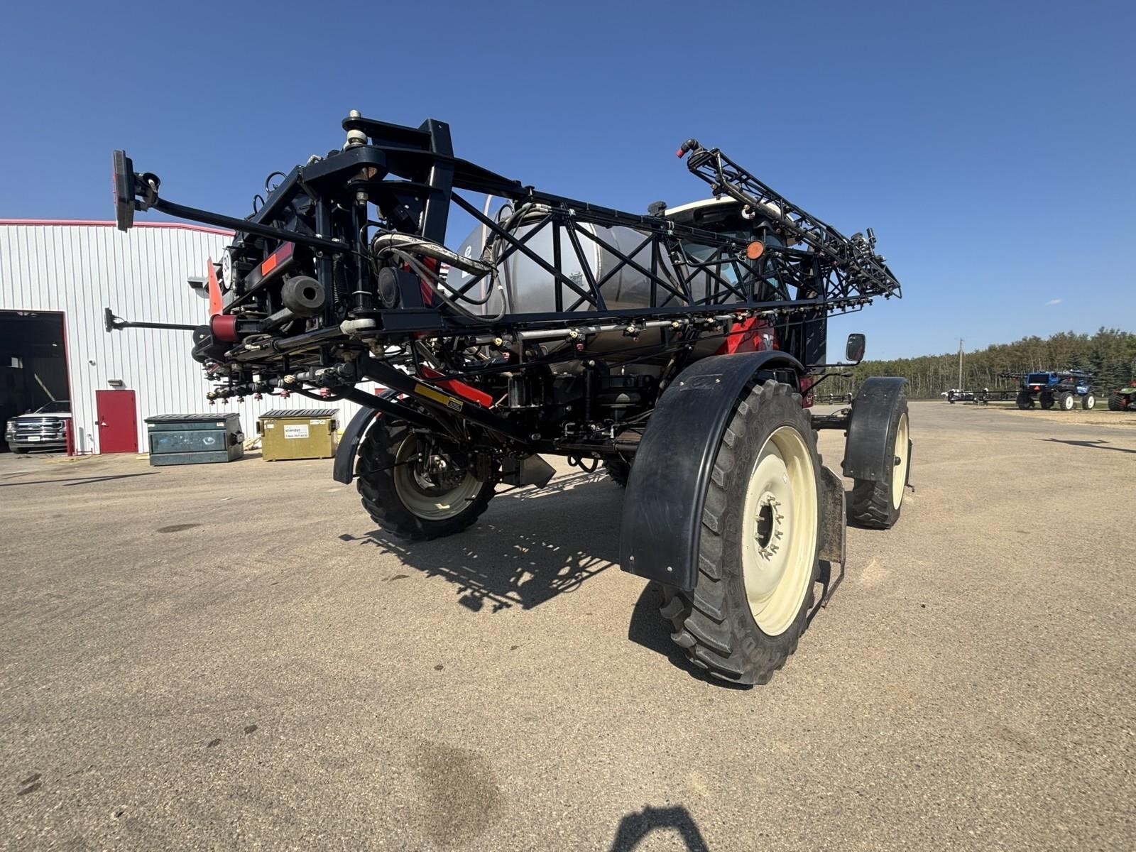 2016 Versatile SX280 Self-Propelled Sprayer