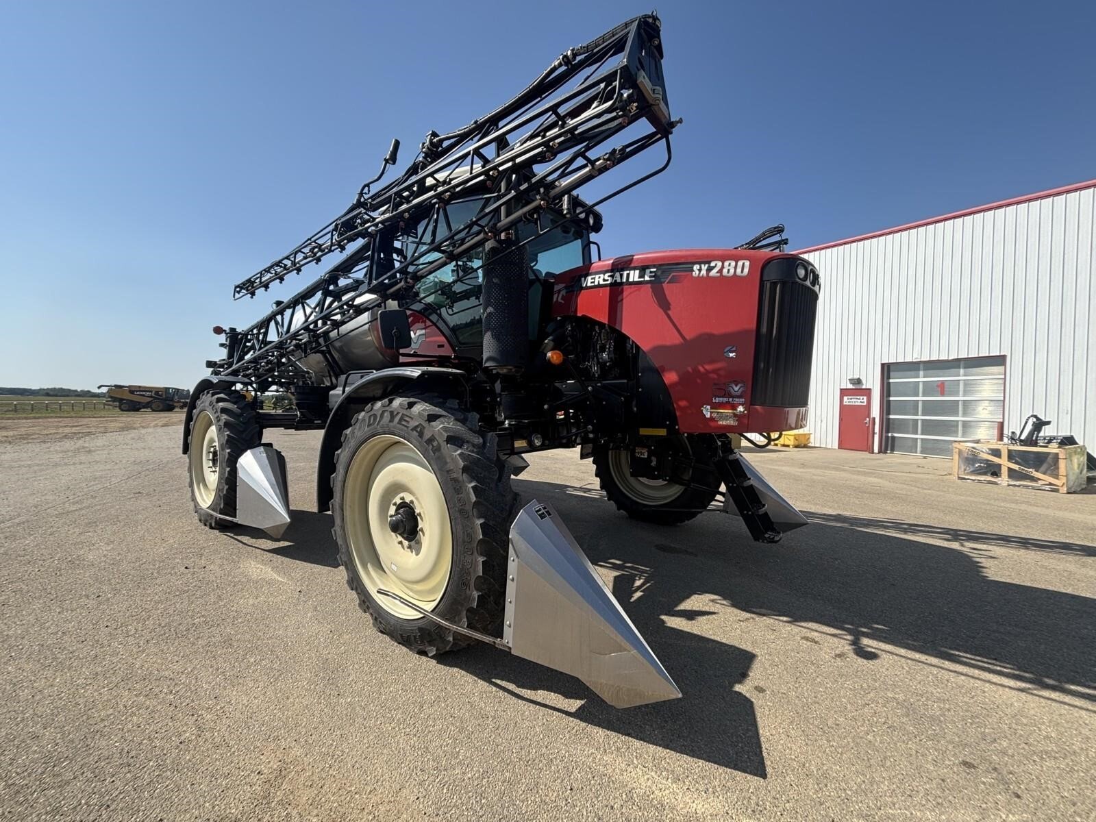 2016 Versatile SX280 Self-Propelled Sprayer