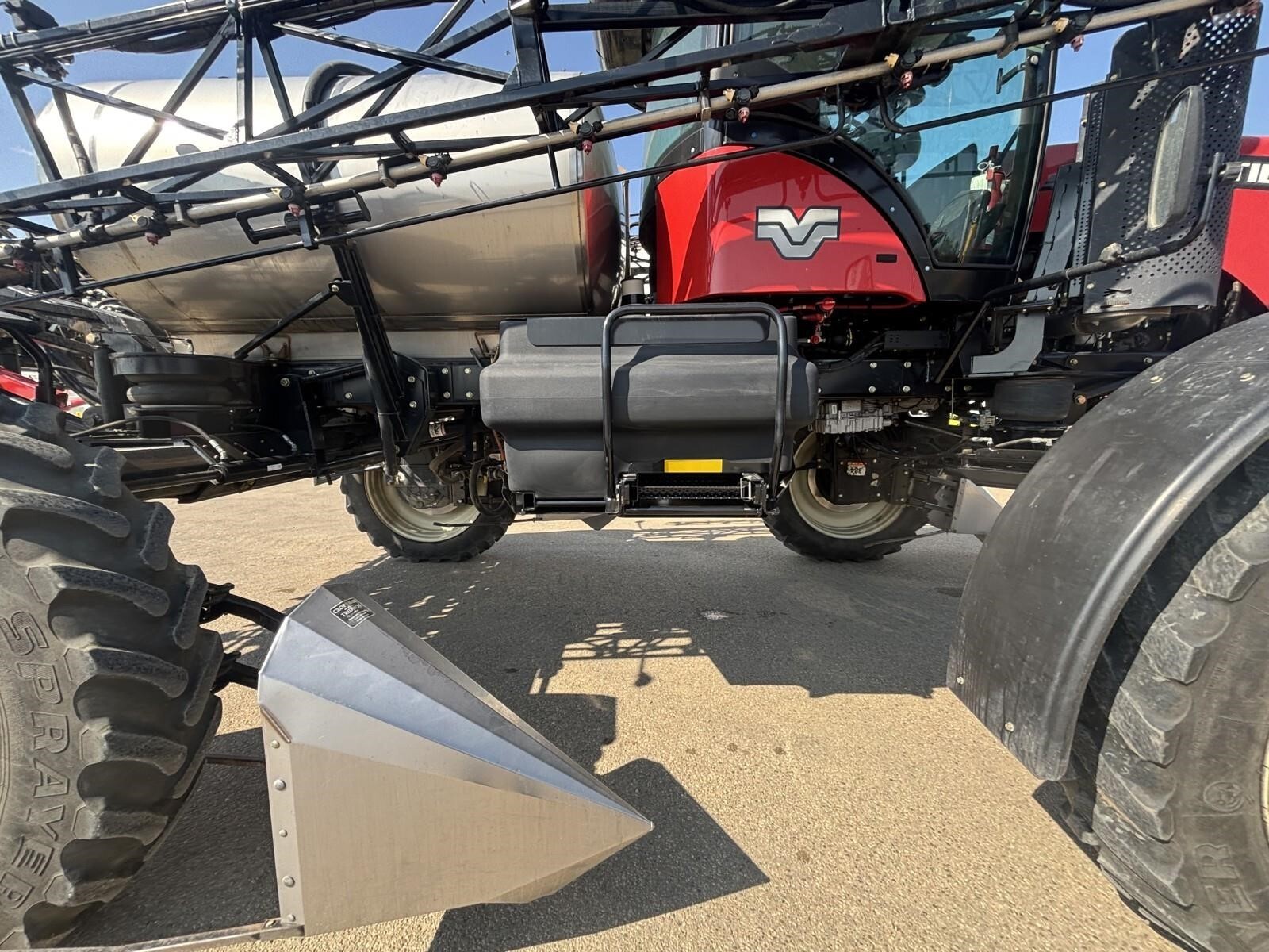 2016 Versatile SX280 Self-Propelled Sprayer