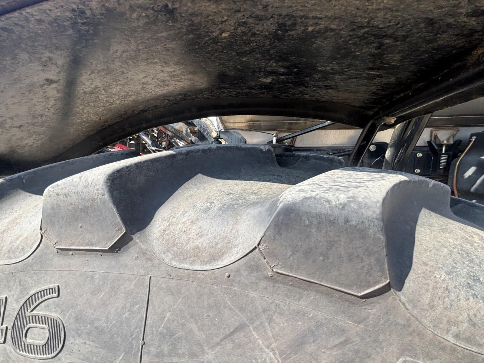 2016 Versatile SX280 Self-Propelled Sprayer