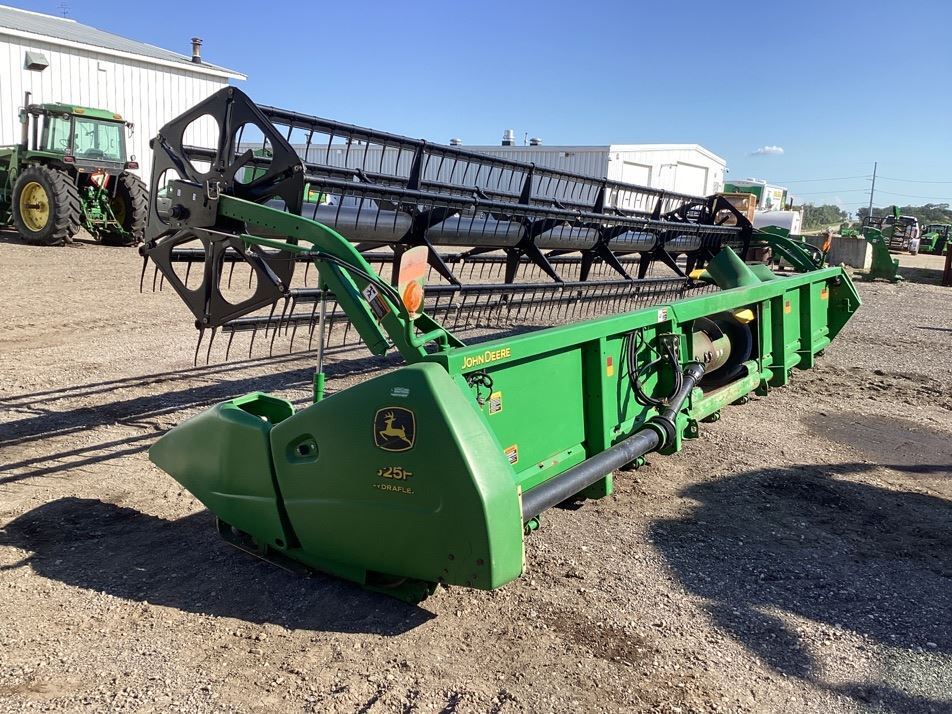 2004 John Deere 625F Platform