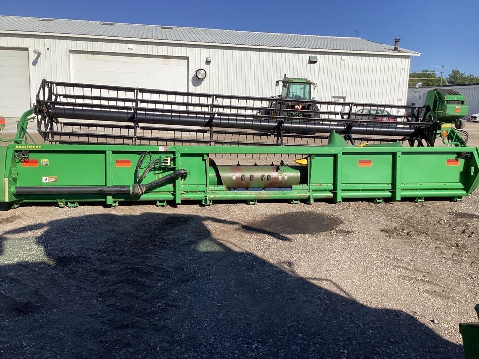 2004 John Deere 625F Platform