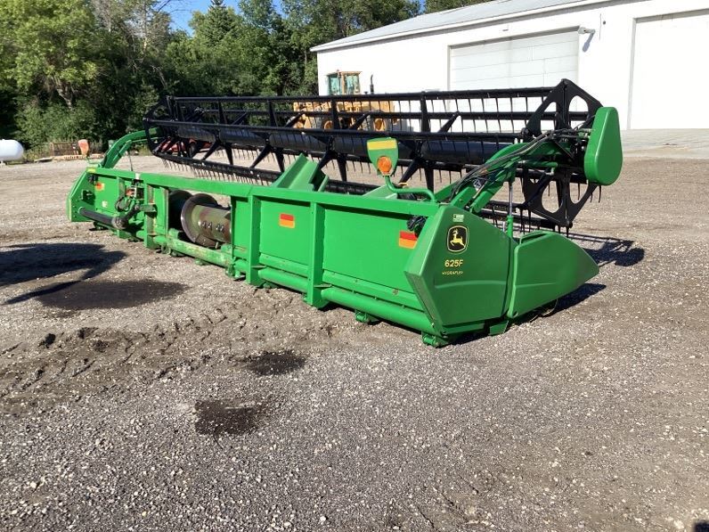 2004 John Deere 625F Platform