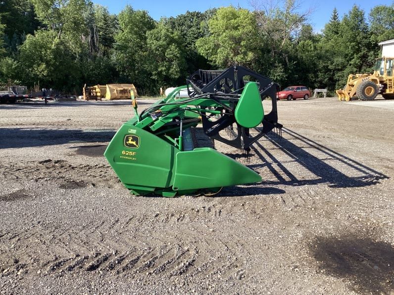 2004 John Deere 625F Platform