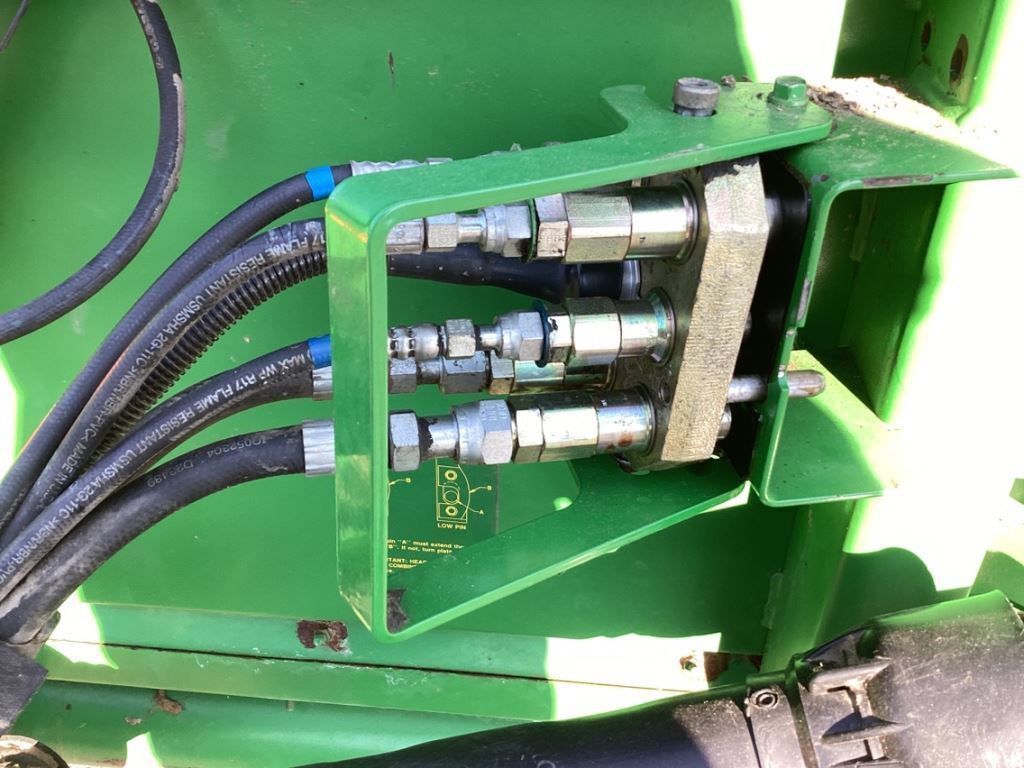 2004 John Deere 625F Platform