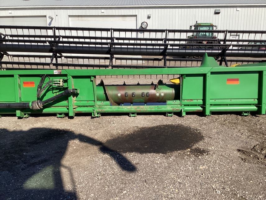 2004 John Deere 625F Platform
