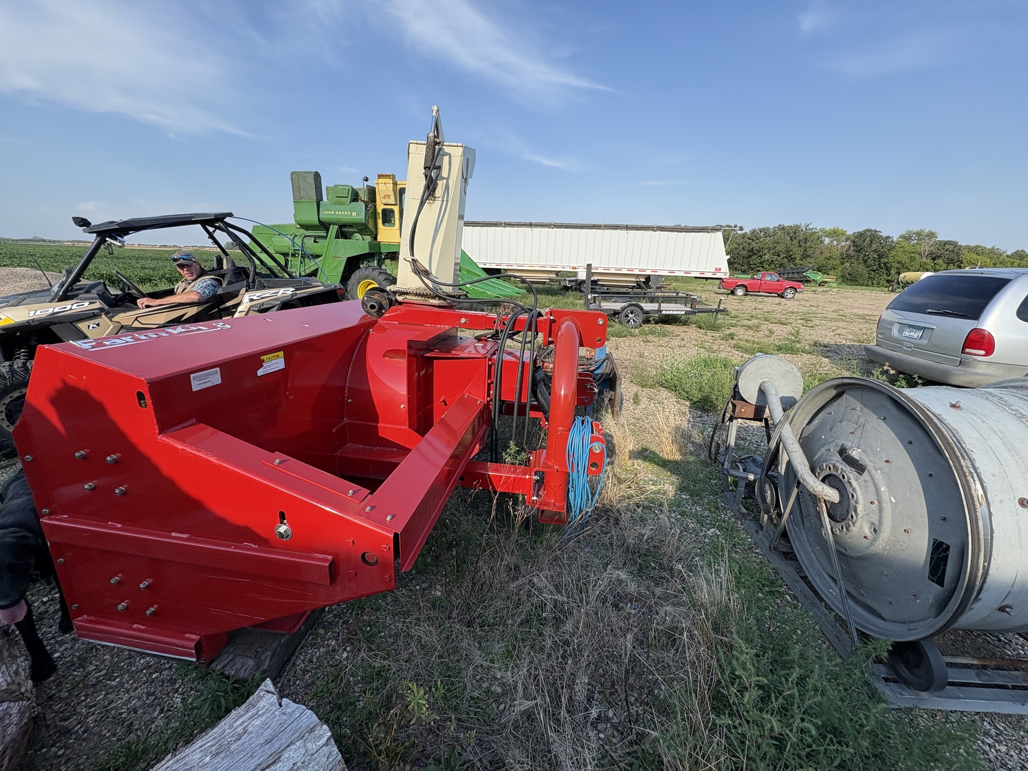2013 Buhler Farm King 1080 Augers and Conveyor