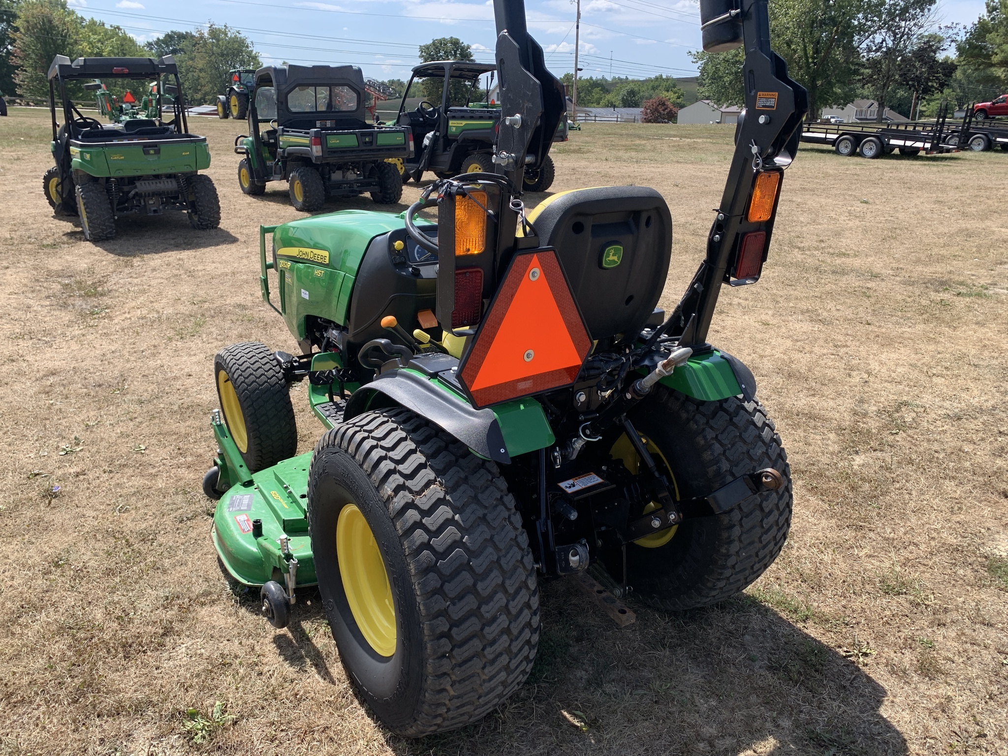 2015 John Deere 2032R Tractor