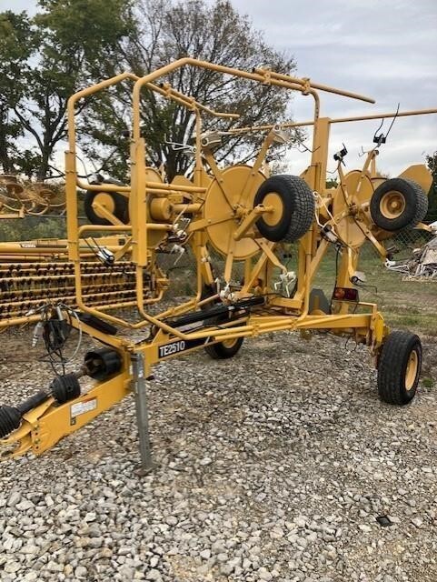 2021 Vermeer TE2510 Rake