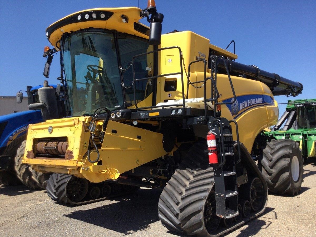 2019 New Holland CR9.90 REVELATION Combine