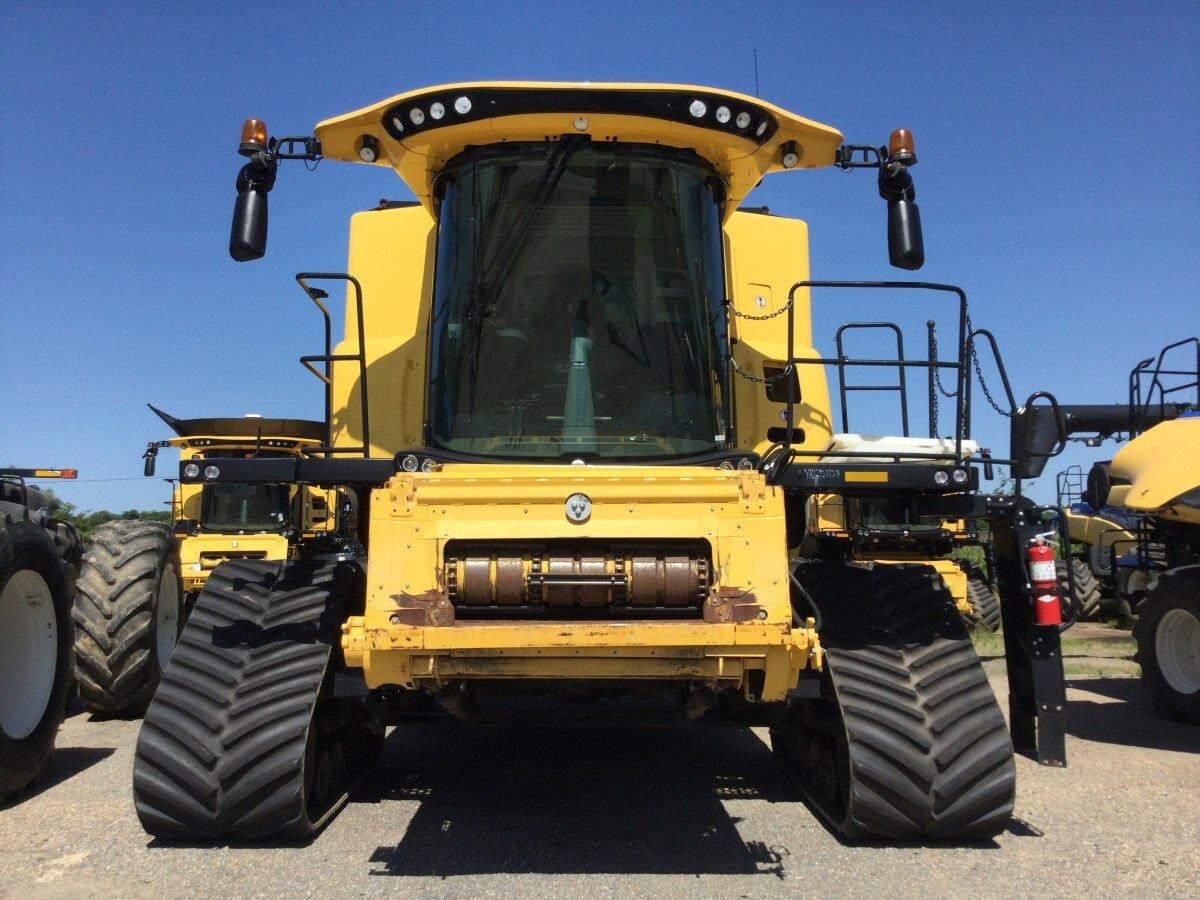 2019 New Holland CR9.90 REVELATION Combine