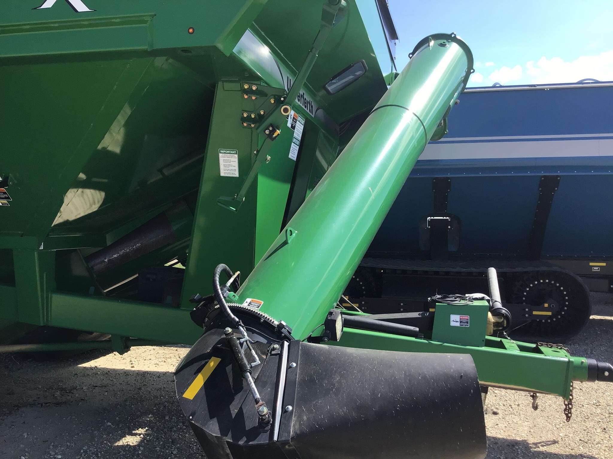 2019 Unverferth 1319 Grain Cart