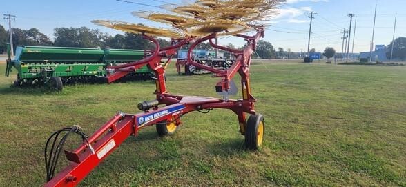 2023 New Holland 819 Rake