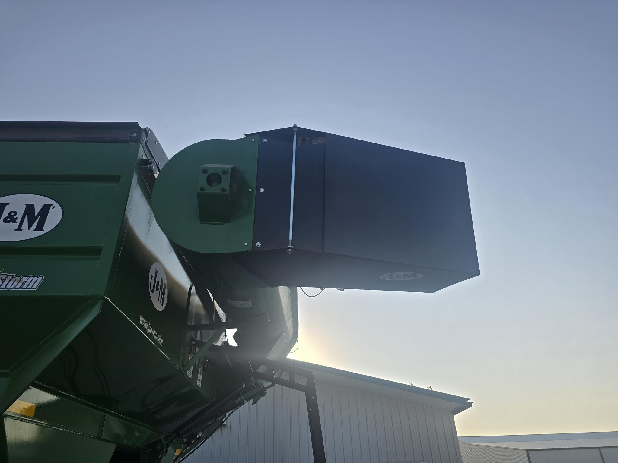 2021 J&M 1326-22D Grain Cart