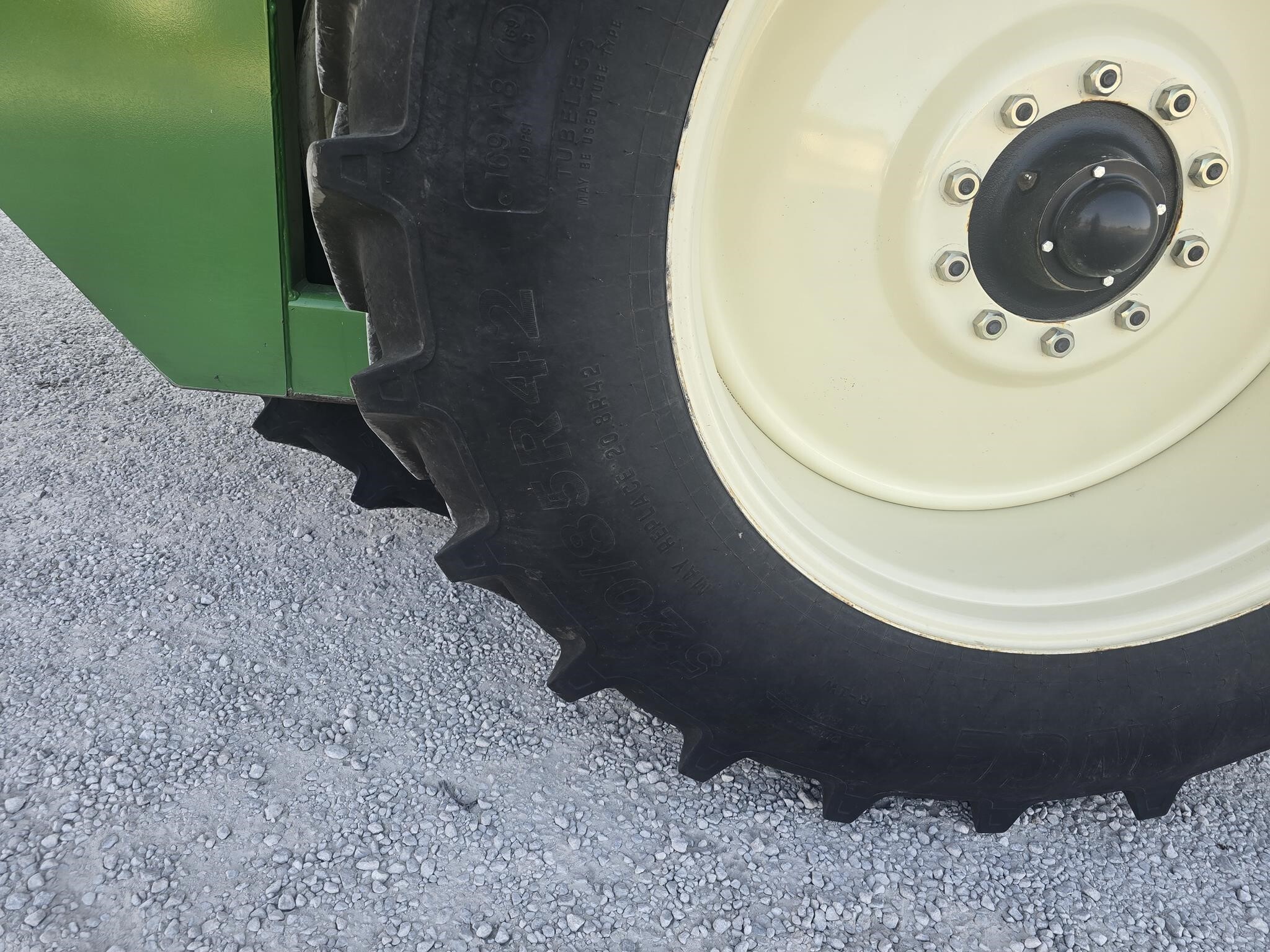 2021 J&M 1326-22D Grain Cart