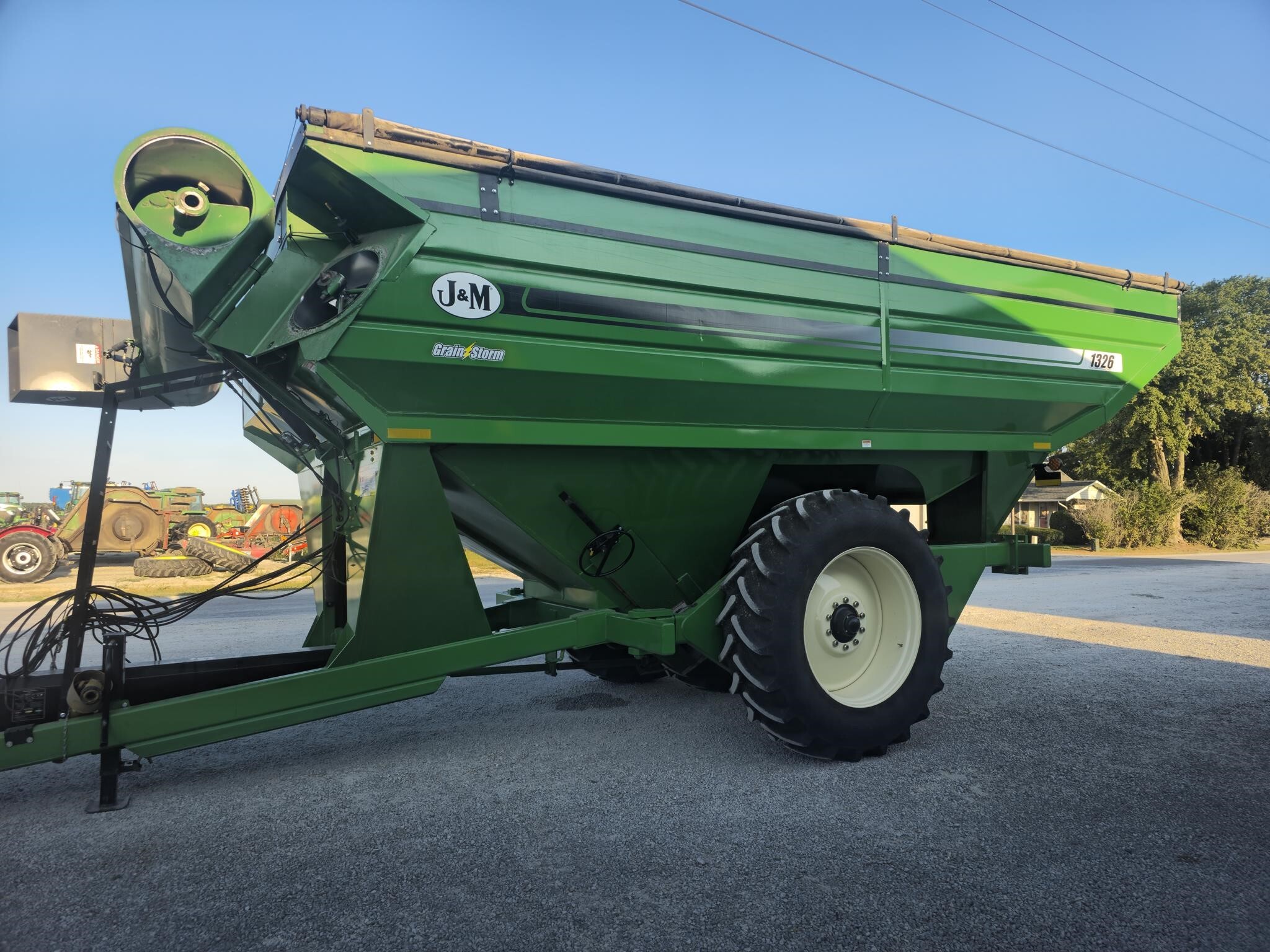 2021 J&M 1326-22D Grain Cart