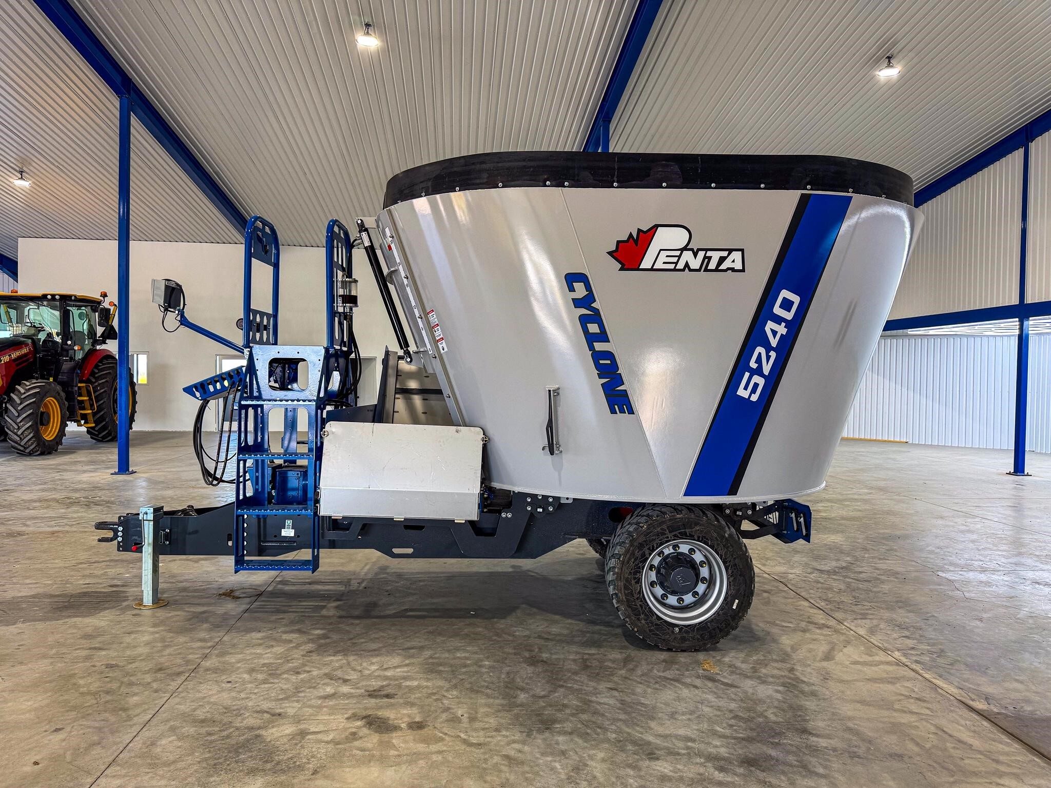 2025 Penta 5240 Feed Wagon